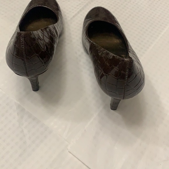 Predictions brown crocodile print heels - Picture 11 of 17